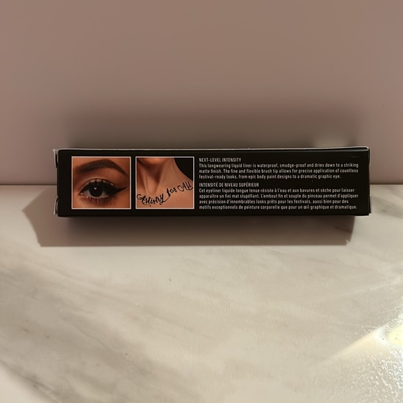 NYX Epic Wear WATERPROOF Eyeliner Black NIB - Picture 2 of 5